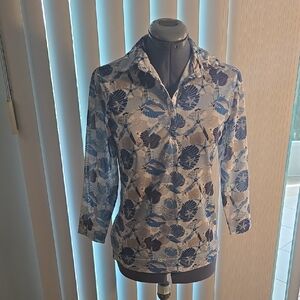 Daily Sports Blue ,White  And Tan Floral Shurt Snap Closure 1/4